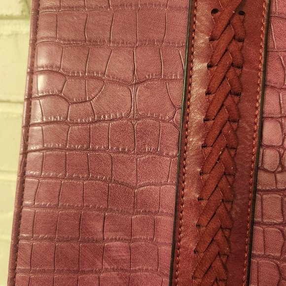 Wrangler Purple Croc-Embossed Women's Bag - Picture 3 of 11